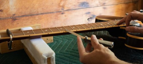 How to Tell if Your Guitar Neck Needs Adjustment